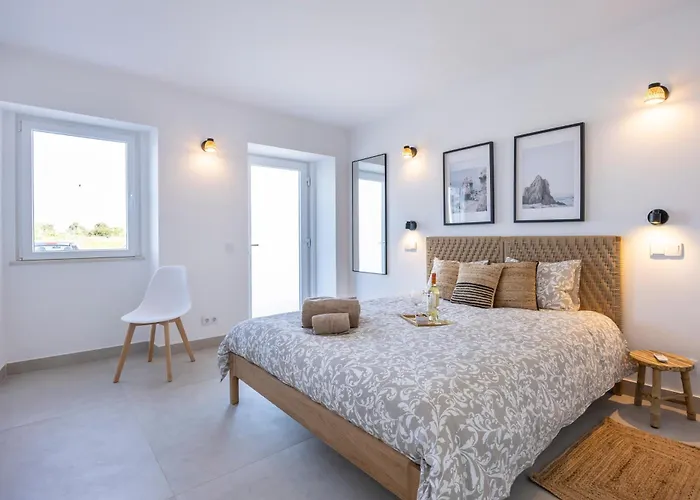 Casa Estrada Da Rocha With Pool