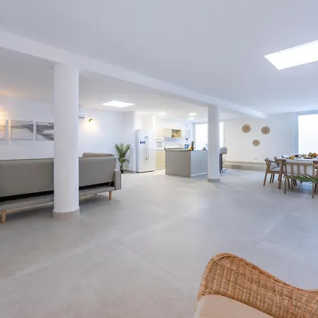 Hébergement de vacances Casa Estrada Da Rocha With Pool