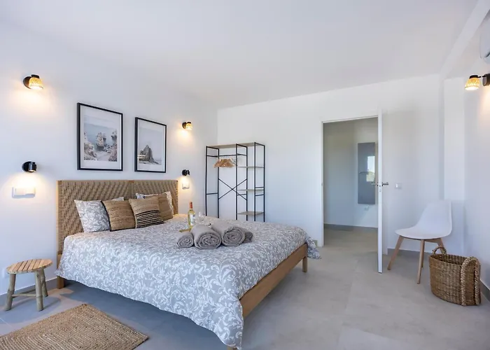 Casa Estrada Da Rocha With Pool Hébergement de vacances Portimão