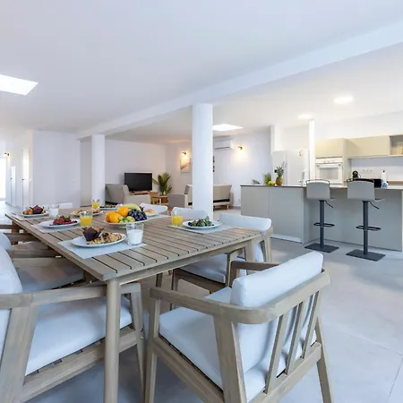 Dom wakacyjny Casa Estrada Da Rocha With Pool