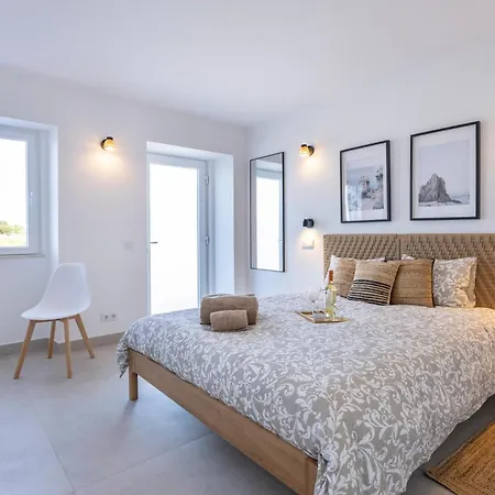 Casa Estrada Da Rocha With Pool