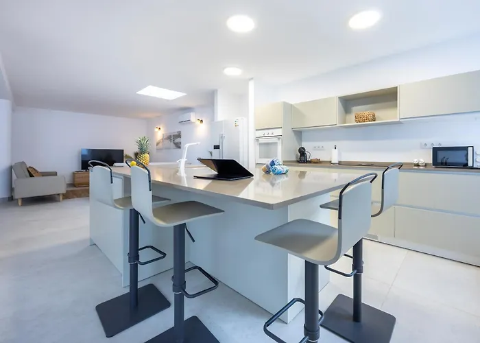 Casa Estrada Da Rocha With Pool Dom wakacyjny