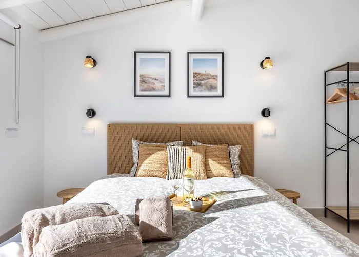 Casa Estrada Da Rocha With Pool